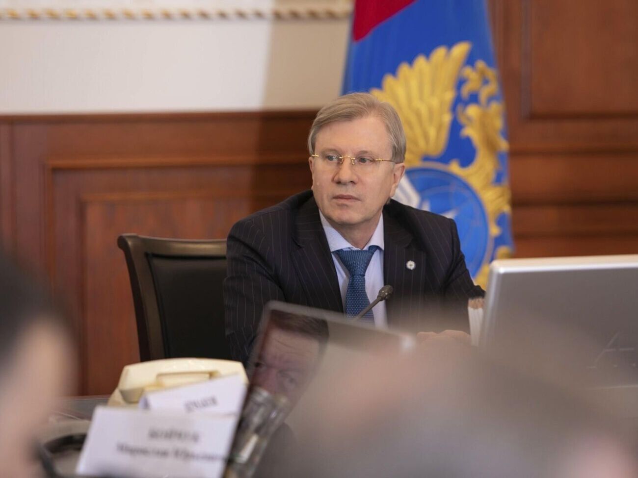Савельев говорит, что России придется искать новые "логистические коридоры"