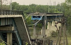 Гайдай показав зруйнований окупантами міст