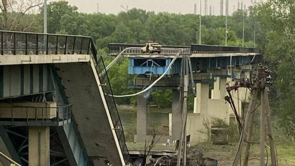 Гайдай показав зруйнований окупантами міст