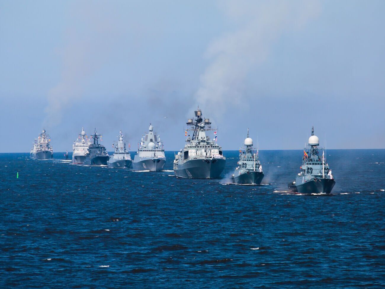 Оккупанты записывают в ряды морпехов корабельных коков
