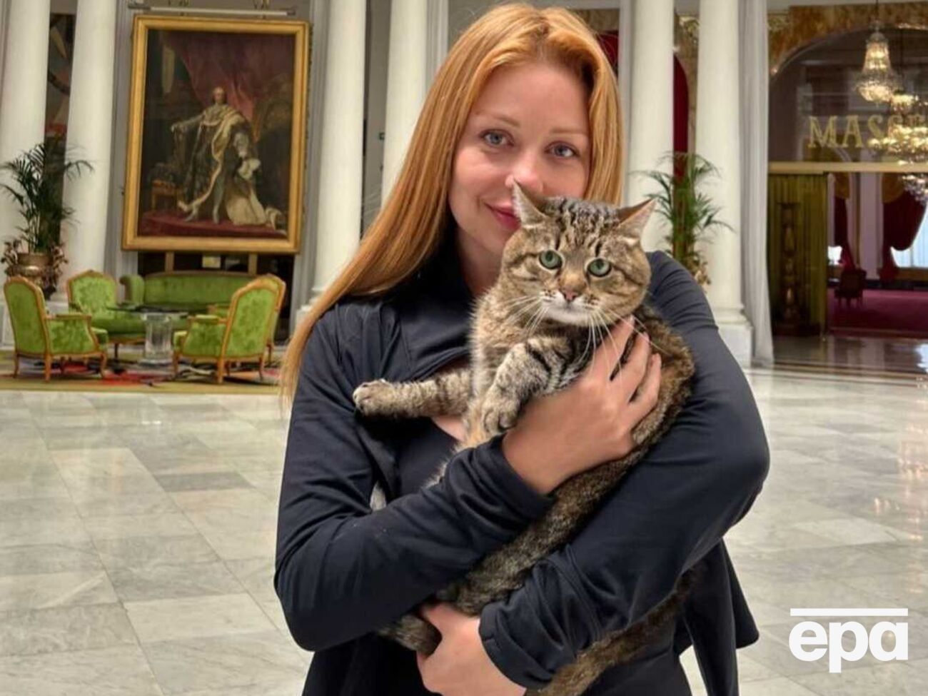 Кот Степан: Сегодня познакомился с невероятной Тиной Кароль