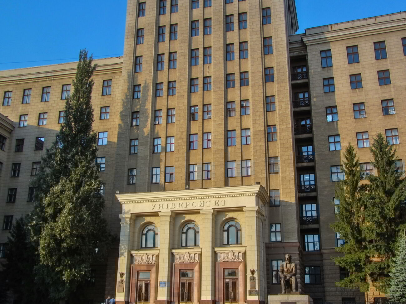 В вузе просят не спекулировать на гибели детей сотрудника и его возможной причастности к их убийству