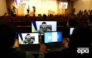 Зеленский выступает перед парламентами по видеосвязи