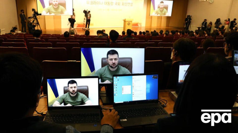 Зеленский выступает перед парламентами по видеосвязи