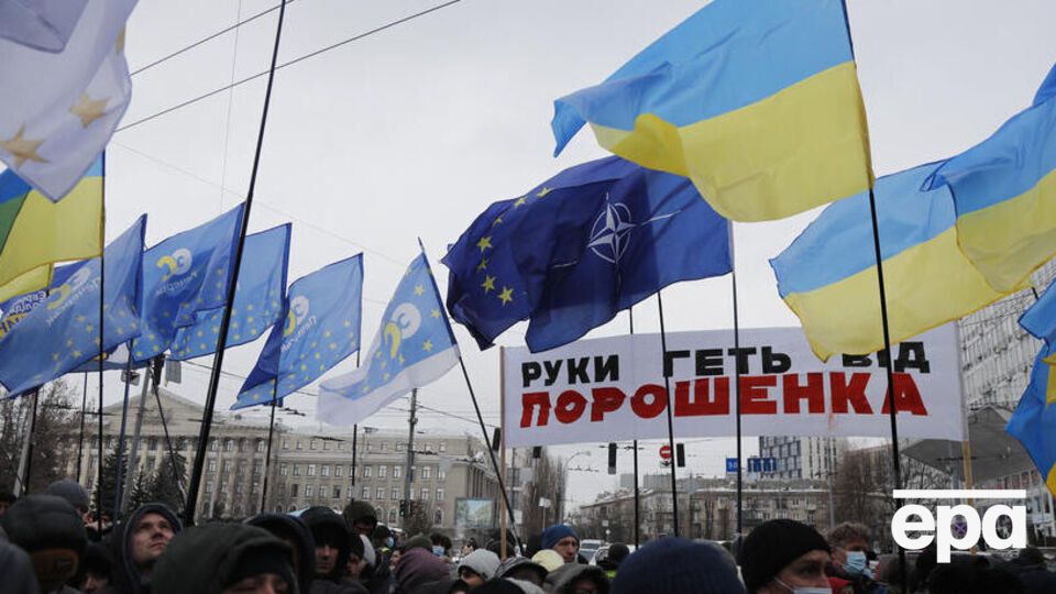 У "Європейській солідарності" заявили, що свідчення про Порошенка Медведчуку "написали замовники"