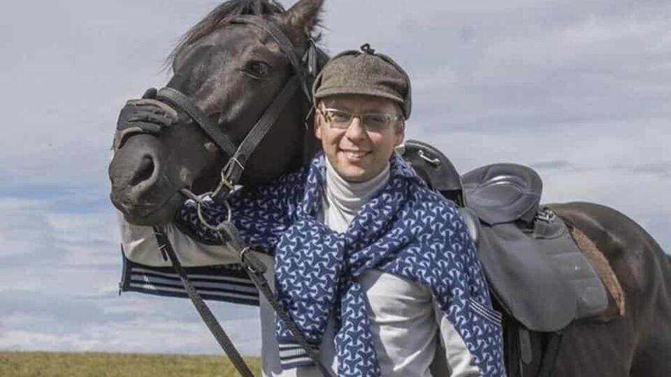 Бондарєв пропрацював на дипломатичній службі 20 років