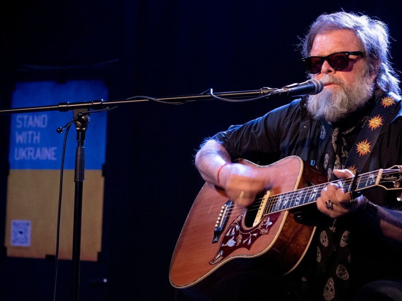 Гребенщиков: Если у власти находятся люди сумасшедшие и психически больные, то весь народ, вдохновленный телевизором, будет подстраиваться под них