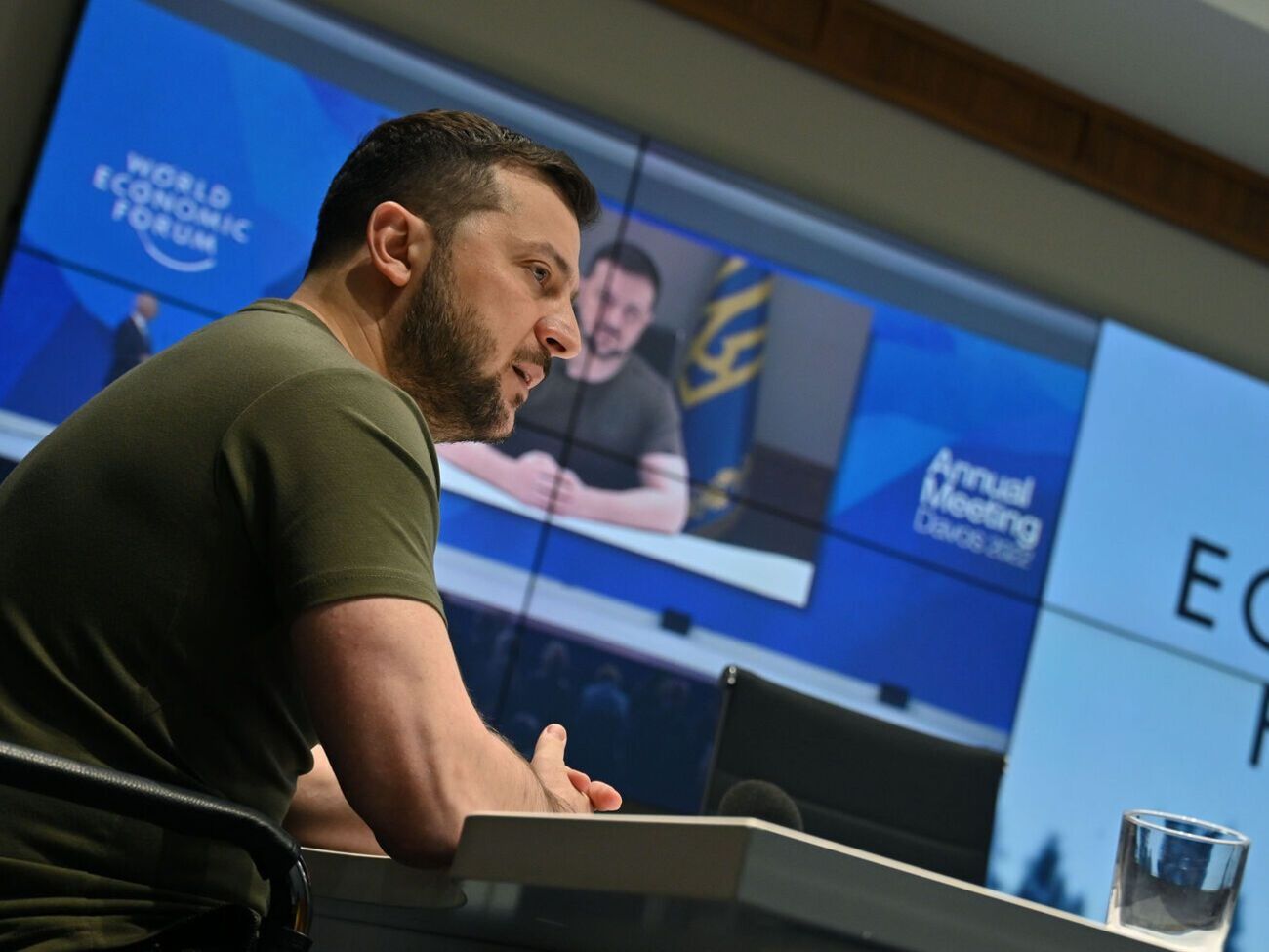 Зеленский заявил, что "всему есть цена"