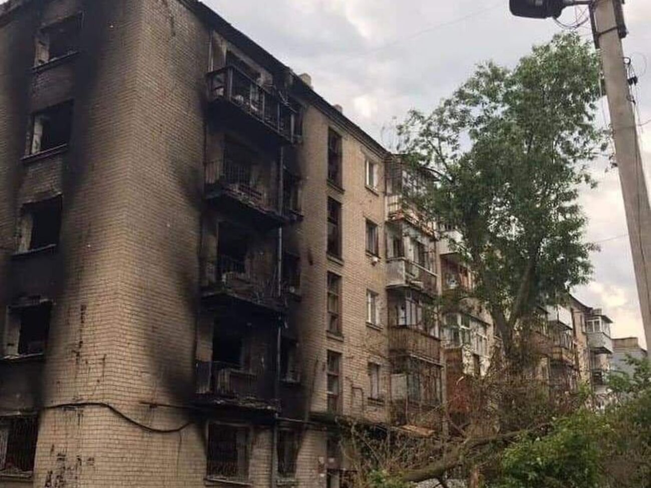 Гайдай сообщил, что оккупанты хаотично обстреливают Северодонецк