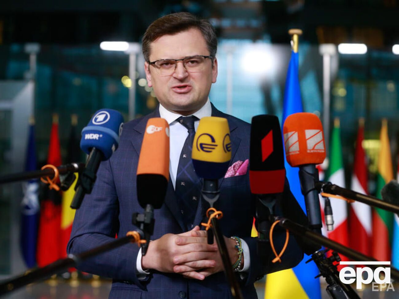 Кулеба: Російські злодії крадуть українське зерно, завантажують його на кораблі, проходять через Босфор і намагаються продати за кордон