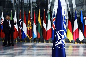 39% украинцев настаивают на том, что обеспечить безопасность Украины может только вступление в НАТО