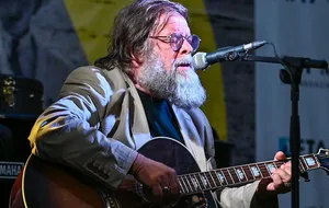 Гребенщиков: Україні потрібна допомога