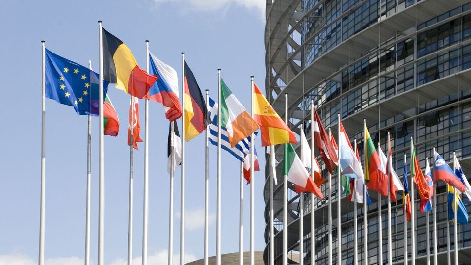 ЄС має продемонструвати солідарність з Україною не тільки на словах, а й на ділі, зазначив Ніколенко
