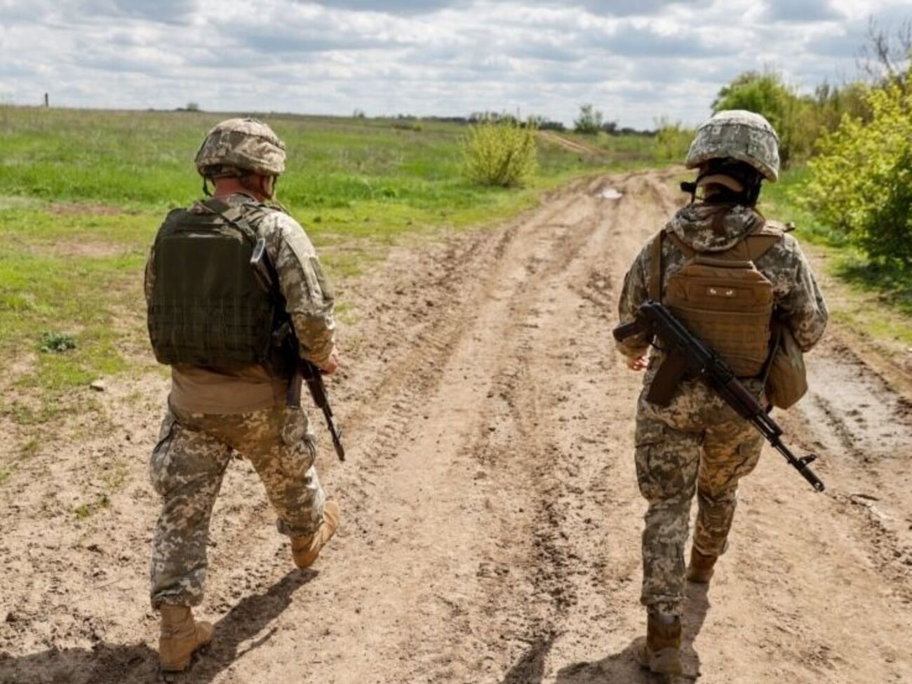 Украинские военные в Донецкой области, конец апреля