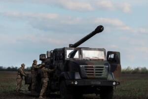 Гаубиця робить п'ять пострілів на хвилину і стріляє на відстань 20 км і більше від лінії фронту, повідомив Залужний