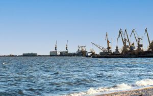 В минобороны РФ заявили, что пять иностранных судов вышли из порта Мариуполя