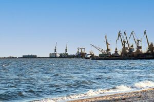 У міноборони РФ заявили, що п'ять іноземних суден вийшли з порту Маріуполя