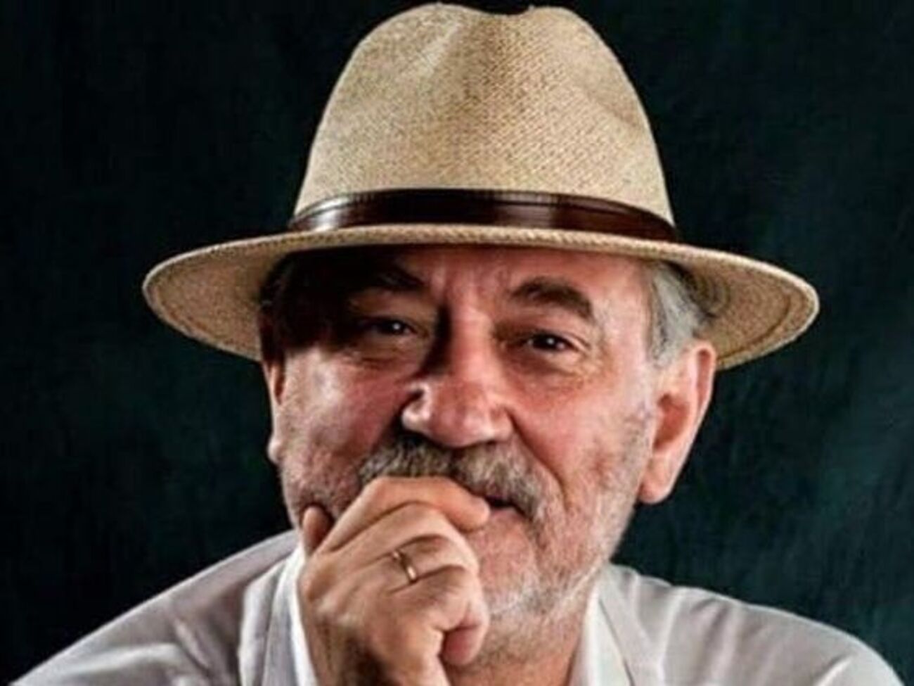 Ступка помер 2012 року