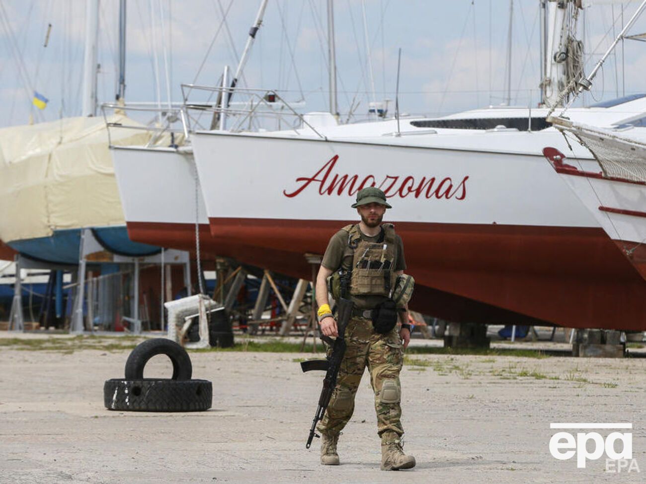 Россия по-прежнему хочет захватить Одессу, но на суше украинские военные не дают оккупантам продвинуться на Николаев, а на море &ndash; готовят для них "определенные моменты", говорят в ОК "Юг"