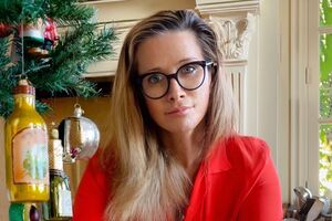 Белоцерковская: Ты переезжаешь границу Финляндии – в Петербурге снег черный, а в Финляндии он белый