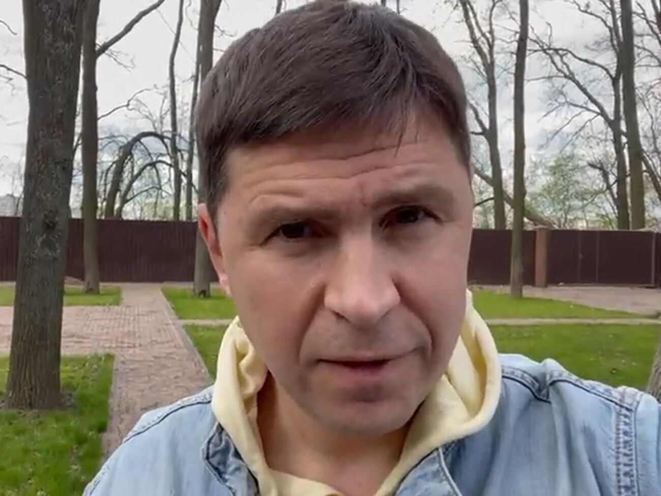 Подоляк: "Мы же хотим вернуть старый, довоенный образ жизни. Соглашайтесь на какие-то компромиссы", &ndash; в некоторых глазах западных [политиков] можно прочесть буквально такое