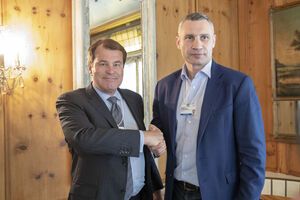 Виталий Кличко встретился, в частности, с первым вице-президентом ЕБРР Юргеном Ригтеринком