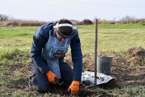 С начала нападения РФ в Украине обезвредили более 97,5 тыс. взрывоопасных предметов, сообщили в ГСЧС 7 мая