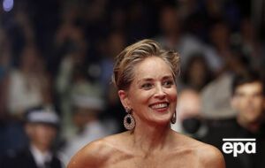 Стоун в Каннах получила премию Better World Fund 2022 за свою благотворительную деятельность