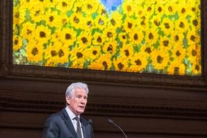 Гир был ведущим мероприятия в поддержку Украины