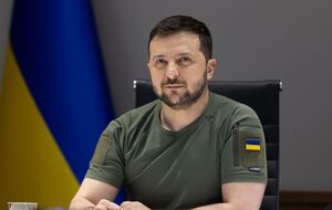 Украинцы должны сделать все возможное, чтобы в мире "появилась стойкая привычка – принимать во внимание Украину", отметил Зеленский
