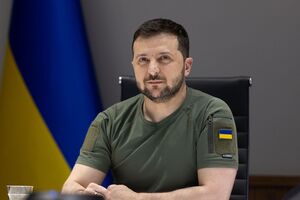 Украинцы должны сделать все возможное, чтобы в мире "появилась стойкая привычка – принимать во внимание Украину", отметил Зеленский
