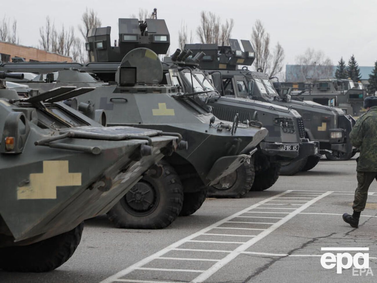 Головнокомандувач збройних сил США в Європі Тод Волтерс вважає постачання танків і літаків в Україну "сценарієм високого ризику".