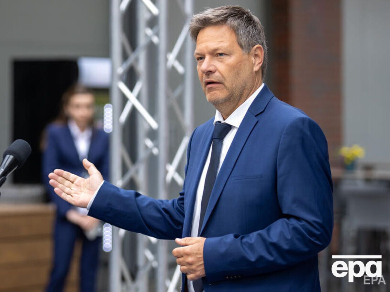 Хабек не уточнил, какие могут быть другие инструменты для замены эмбарго