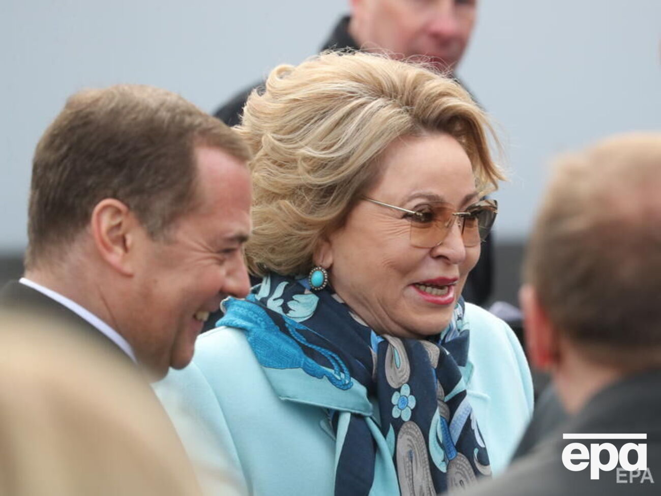 Спикер Совфеда считает, что россияне сами осудят не поддерживающих войну "звезд"