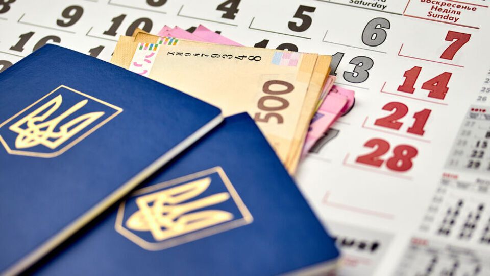 Пенсионерам, проживающим на оккупированных территориях и получающим средства на банковские карты, выплаты продолжают поступать вовремя