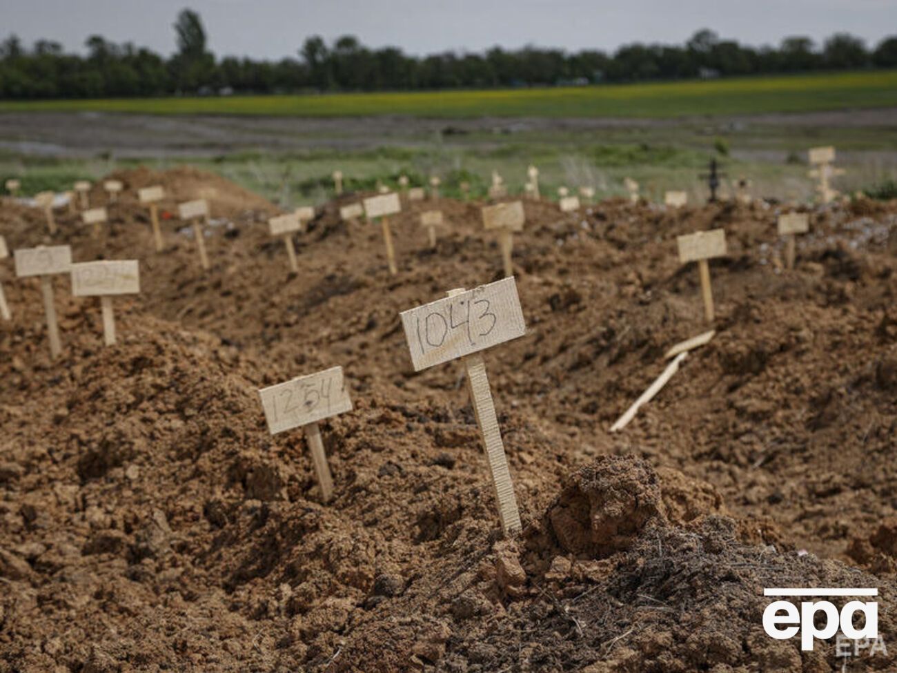В Мариуполе и окрестностях обнаружено четыре братских могилы с погибшими жителями города