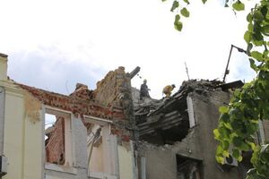 Окупанти обстріляли Харків із півночі Харківської області, зазначив Синєгубов (на фото – наслідки обстрілу міста 25 травня)