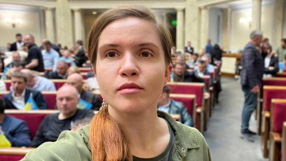 Безуглая (на фото) считает, что Бутусов подыгрывает России