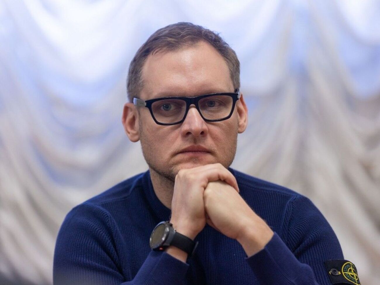 По словам Смирнова, сейчас обсуждается, как будут выбирать руководителя временного Офиса прокурора