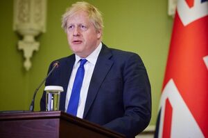 РСЗВ дадуть Україні можливість захистити себе від "дуже жорстокої російської артилерії", зазначив Джонсон