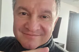 2012 року Кіссінджер прогнозував, що Ізраїлю за 10 років не стане. Тепер він вигулює своїх тарганів у Давосі, розповідаючи про Україну