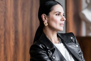 Ефросинина приняла участие в проекте, прочитав стихотворение "Страта"