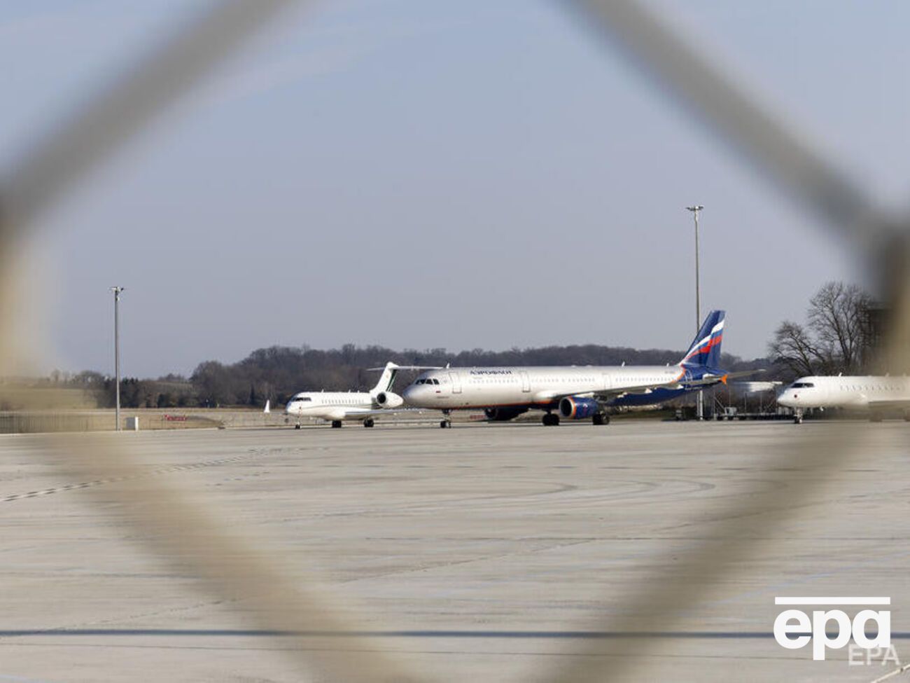 За даними ЗМІ, більша частина флоту російських авіакомпаній складається з літаків, які належать західним лізингодавцям