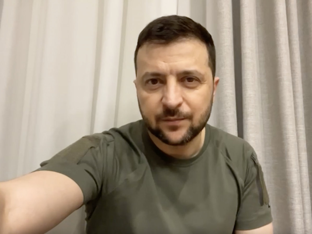 Зеленський: Захищаємо нашу землю так, як це дозволяє наявний сьогодні оборонний ресурс