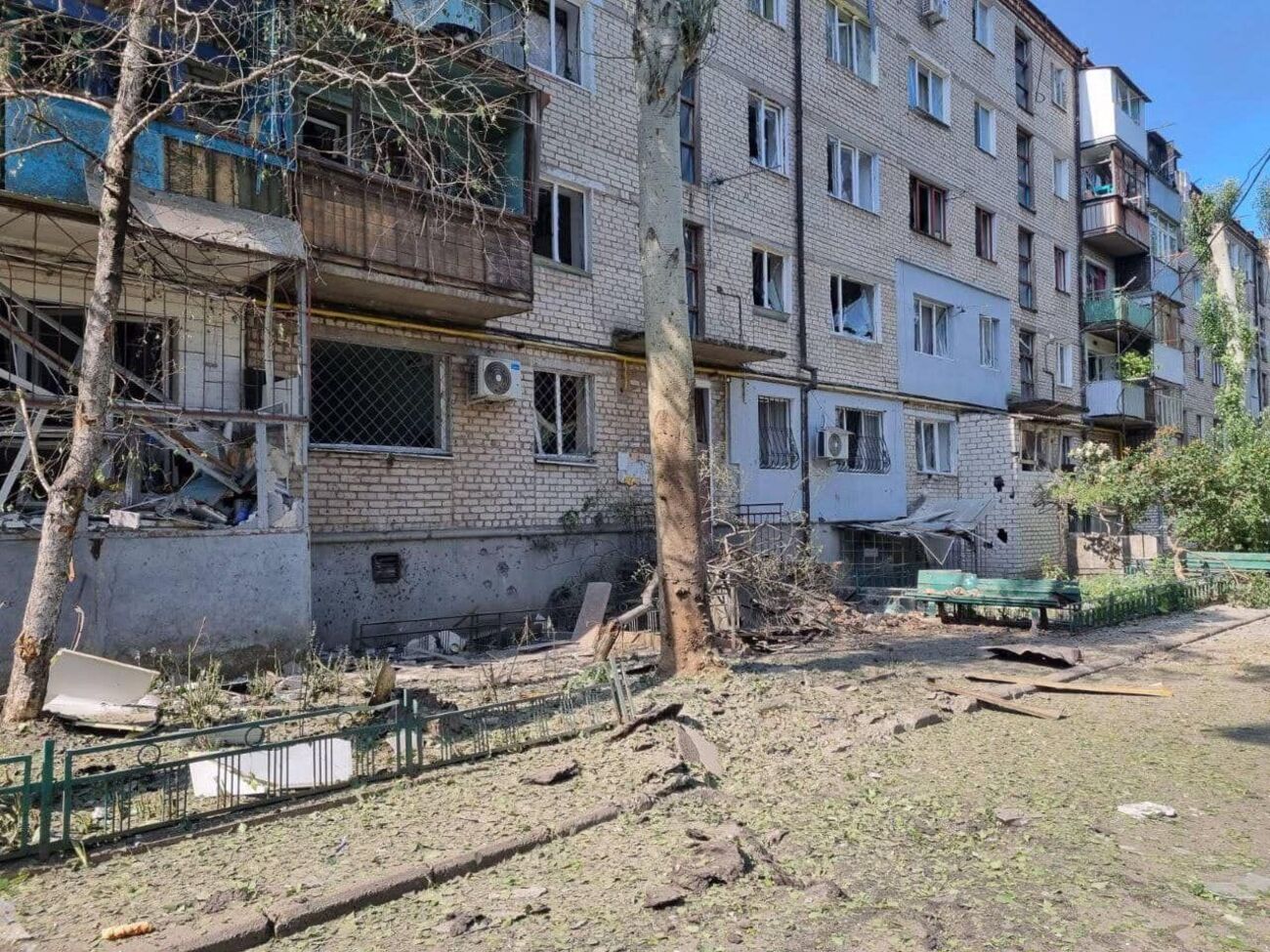 Российские войска обстреляли жилые кварталы Николаева