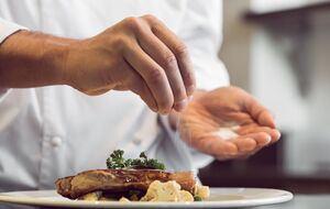 Клопотенко предлагает заменить соль соевым соусом