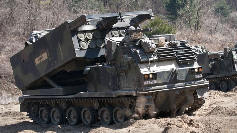 Дальность стрельбы MLRS в зависимости от боеприпасов составляет до 160 км