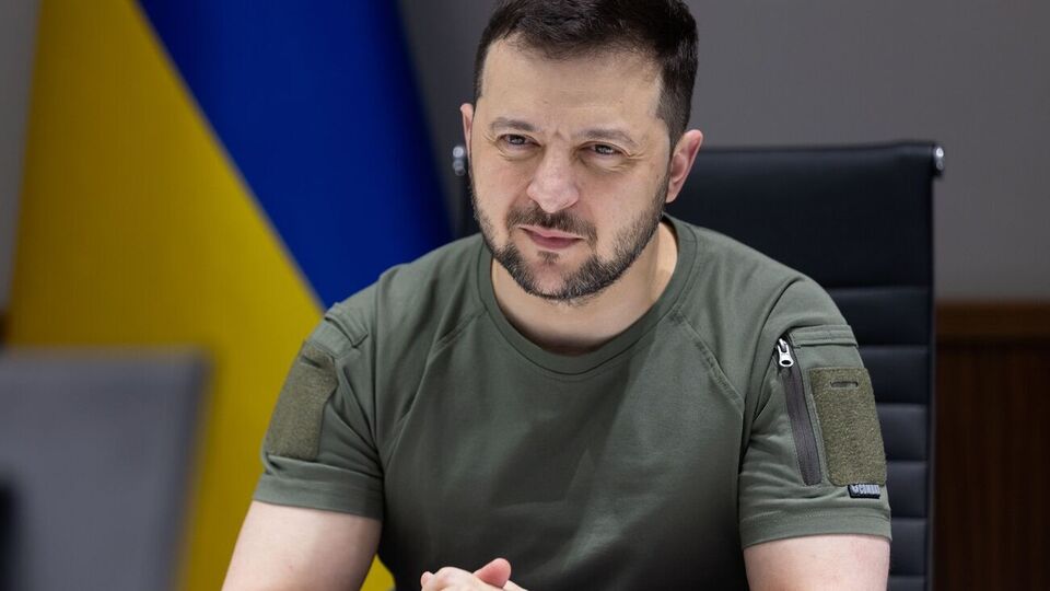 Зеленский (на фото) сказал, что готов к переговорам с Путиным "в любое время, сейчас"