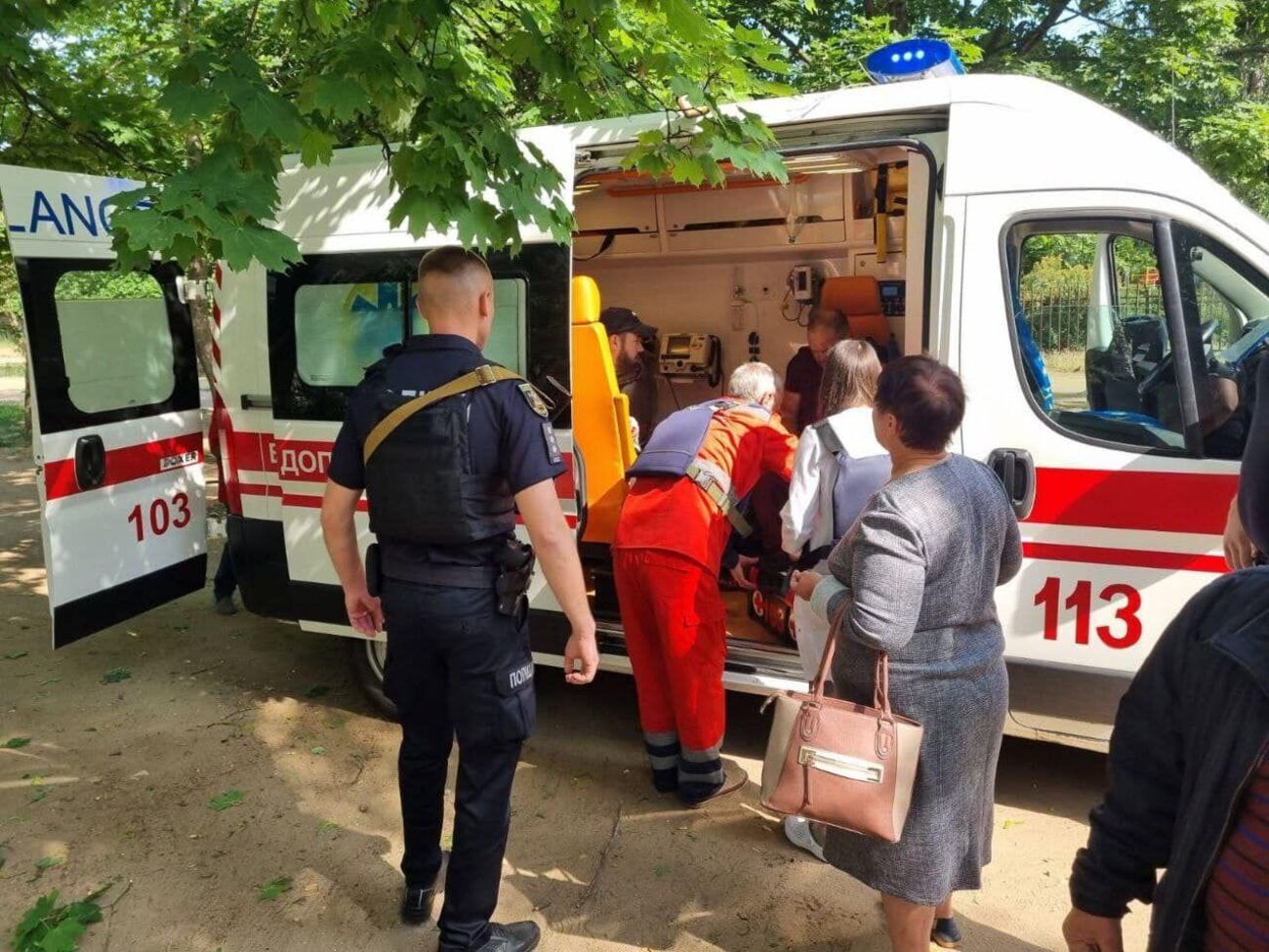 Станом на 18.30 відомо про сімох поранених, із них двоє у тяжкому стані, зазначив мер Миколаєва