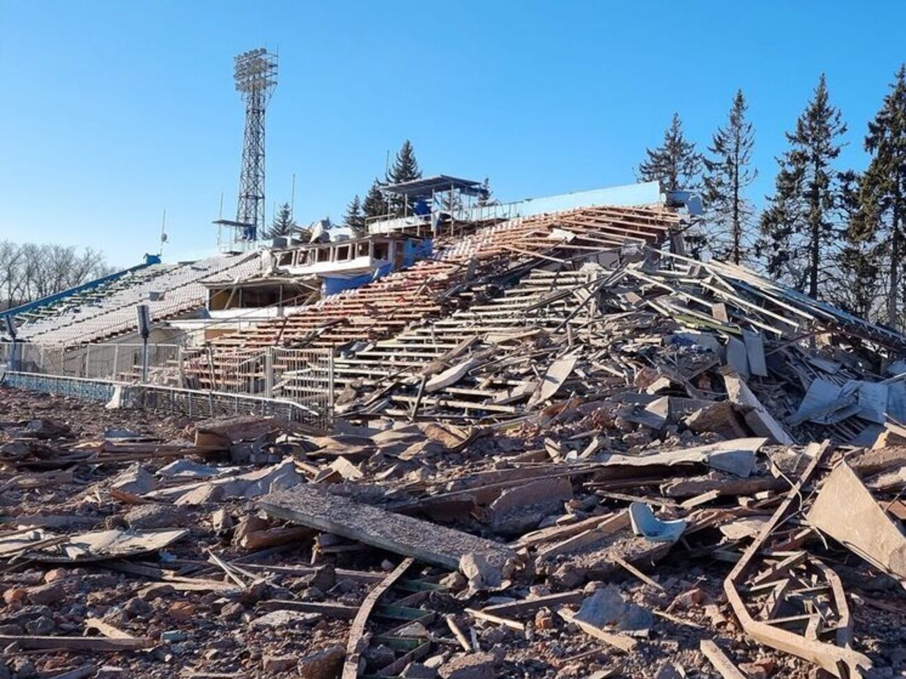 Унаслідок бойових дій і ворожих обстрілів повністю зруйновано або пошкоджено понад 70 об'єктів спортивної інфраструктури, зазначив Гутцайт